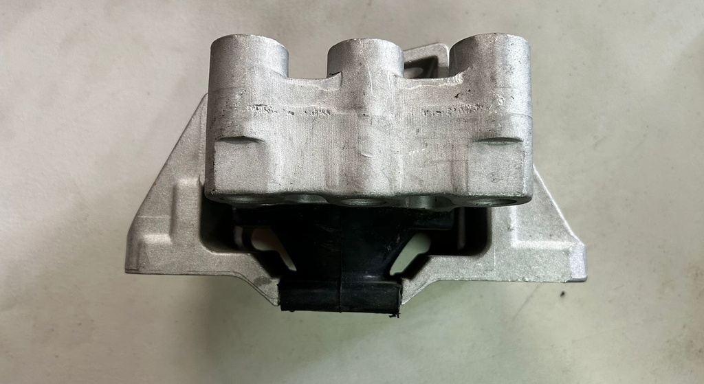 Soporte de motor Jeep Renegade 2.4L 2015 al 2018