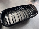 Parrillas Delanteras para  BMW E46 320i / 325i / 325xi / 330i / 330i / 330xi 4DR 2002-2006.