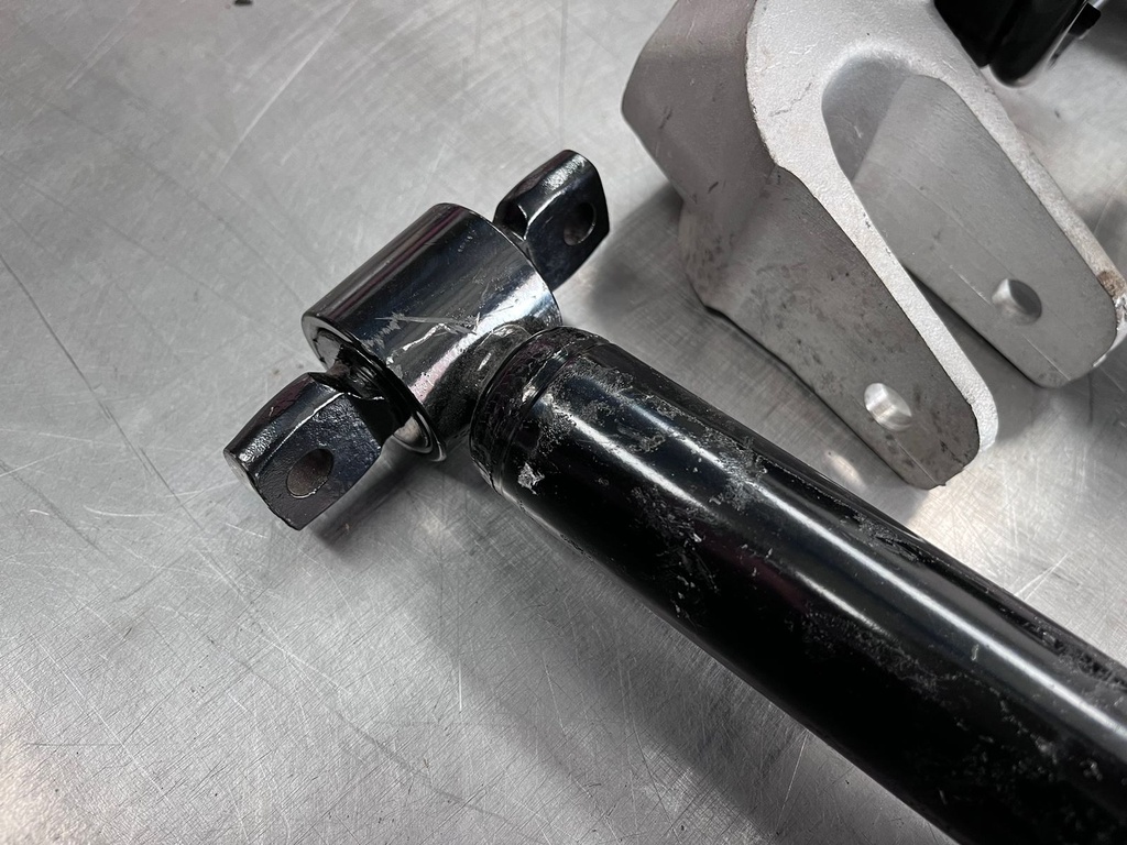 Compensadores Delanteros Cadillac CTS 2003-2009