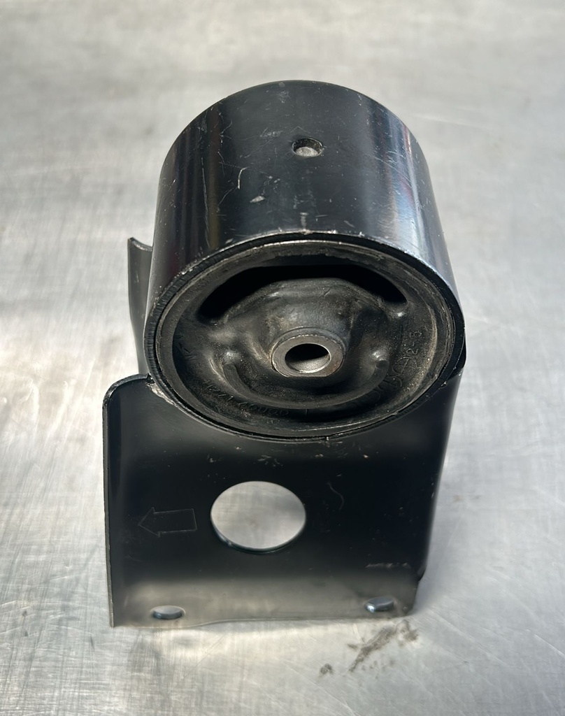 Soporte de motor delantero Nissan Maxima 1996 al 2003