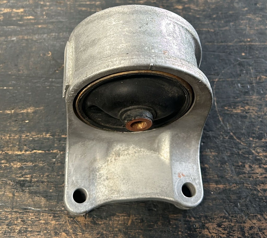 Soporte de transmisión Nissan Altima 2002 al 2006 2.5L