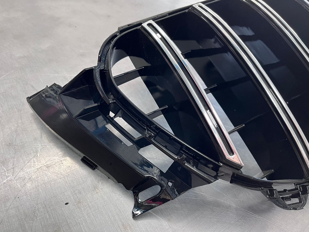 Parrilla Delantera Estilo GT para Mercedes Benz Clase E W213 / E250 / E350 / E400 2016-2020.