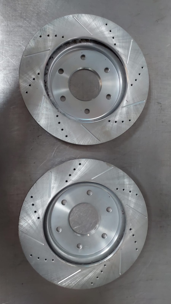 Discos de freno delanteros ventilados perforados para Nissan Armada/Infiniti QX56 04-05