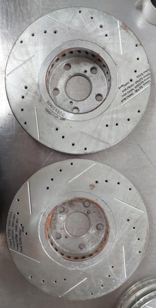 Discos delanteros ventilados perforados para Lexus GS430/GS460/GS450H/IS350 06-11