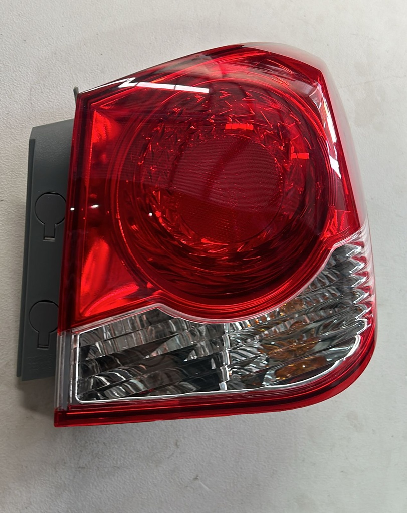 Luz trasera derecha Chevrolet Cruze 2011 al 2016