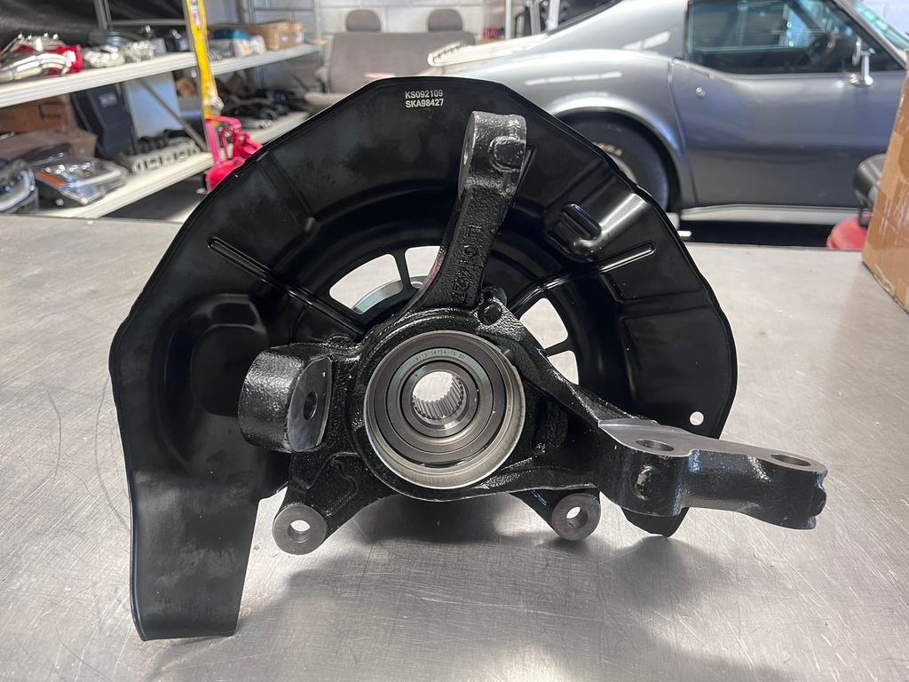 Nabo Delantero Izquierdo con Bocina Toyota Highlander 2006-2007 / Lexus RX350 2007-2009 / RX330 2004-2005.
