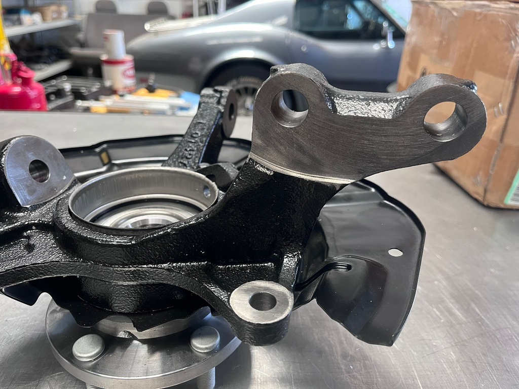 Nabo Delantero Izquierdo con Bocina Toyota Highlander 2006-2007 / Lexus RX350 2007-2009 / RX330 2004-2005.