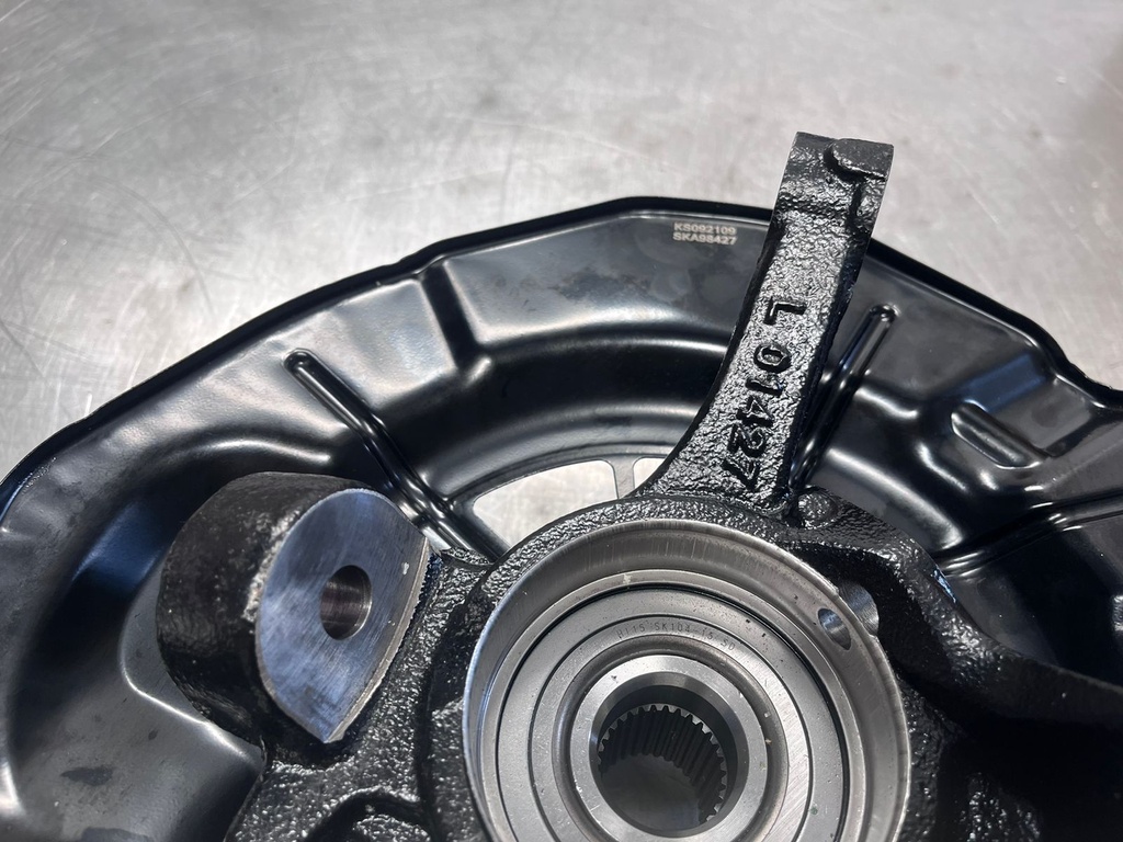 Nabo Delantero Izquierdo con Bocina Toyota Highlander 2006-2007 / Lexus RX350 2007-2009 / RX330 2004-2005.