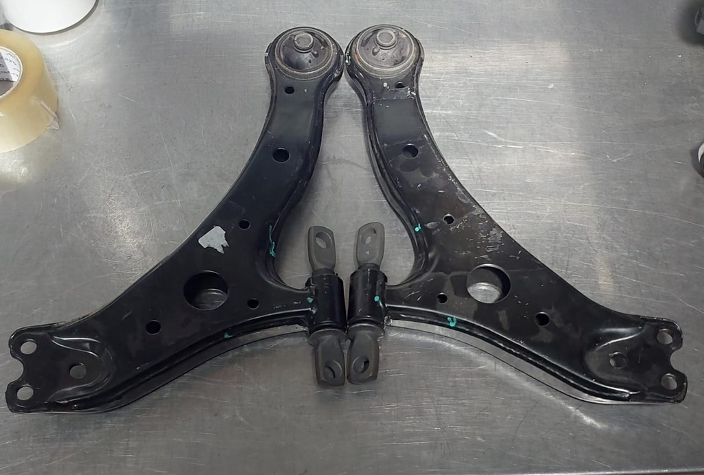 Tijeretas delanteras inferiores para Toyota Camry/Solara 2004-2008
