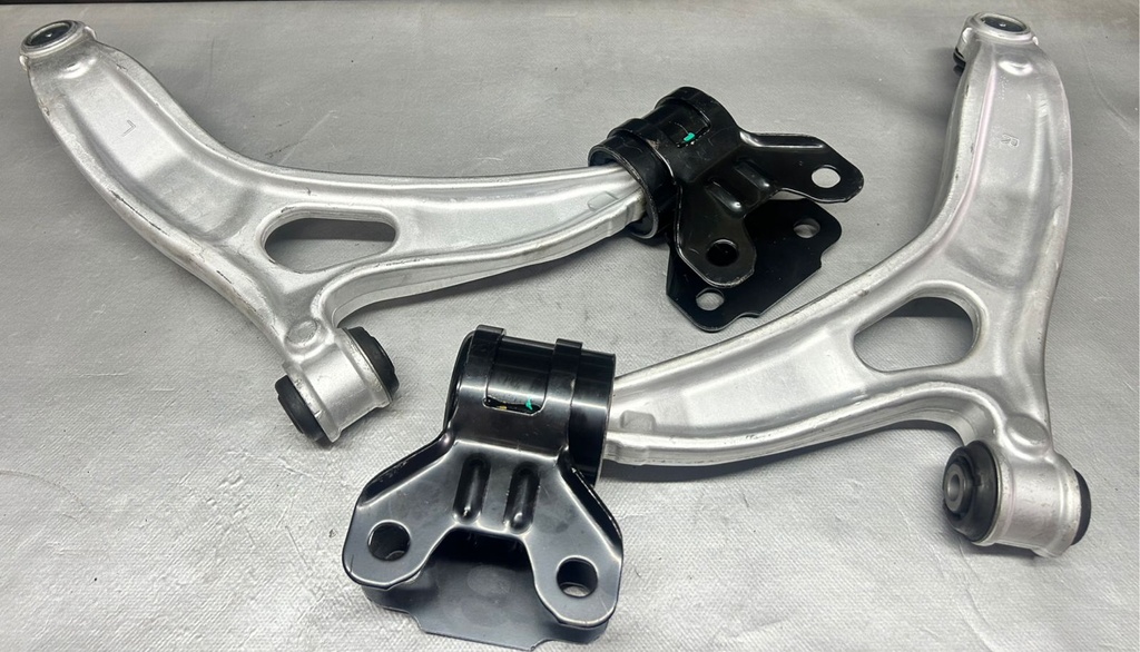 Tijeretas delanteras inferiores para Ford Focus C-MAX 2012-2018