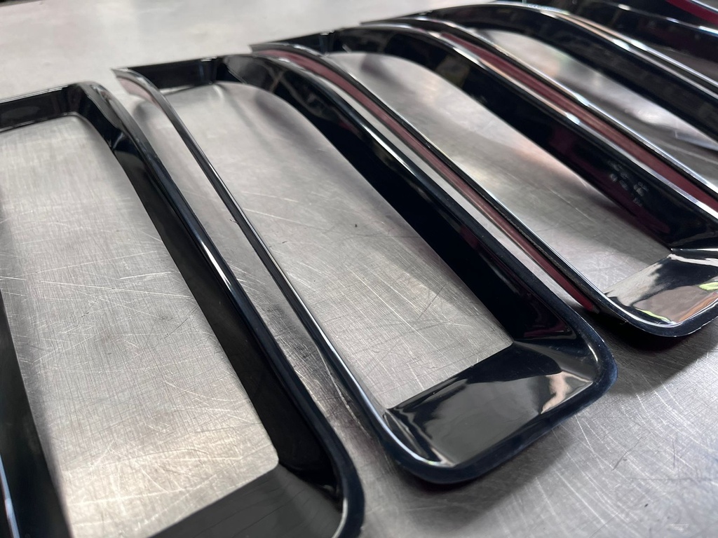 Rejillas (Negras) para Parrilla Jeep JL / Unlimited 2018-2023