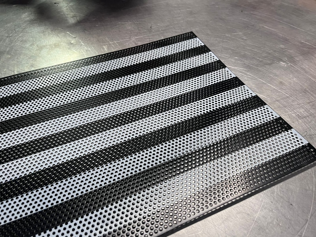 Malla Protectora para Parrilla Jeep Wrangler JL 2018-2023