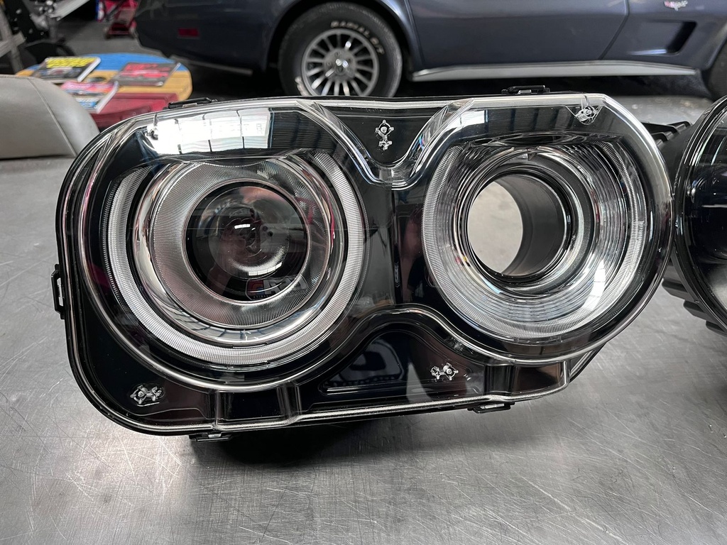Luces Delanteras LED RGB Dodge Challenger 2015-2024