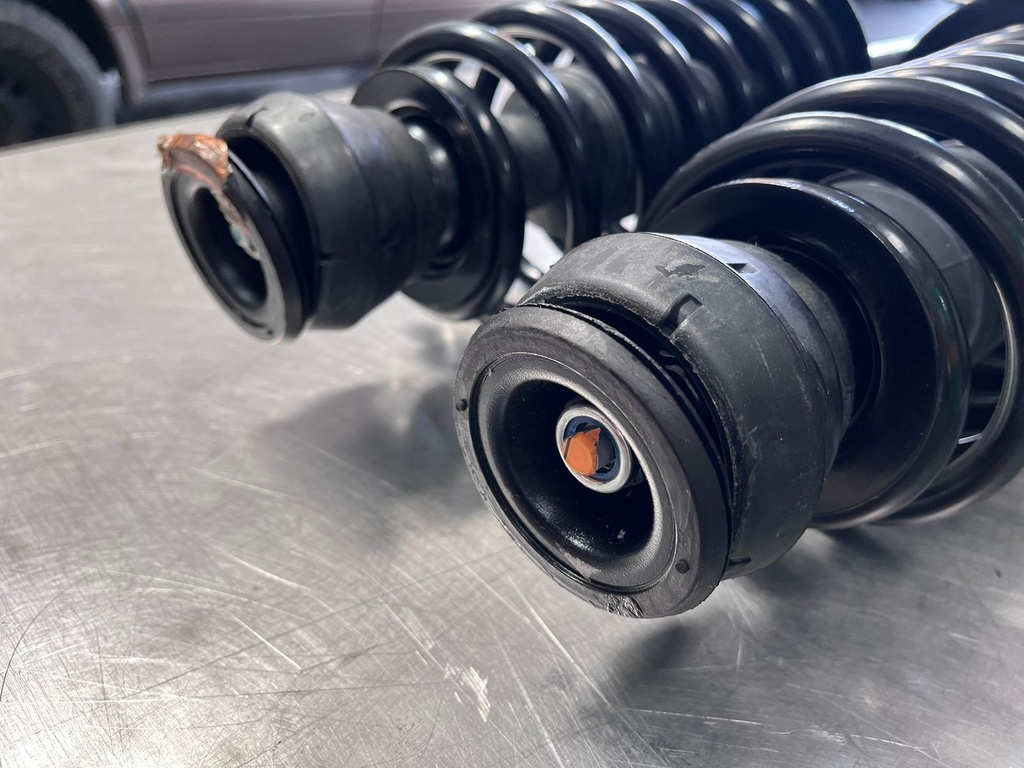 Compensadores Delanteros Volkswagen Beetle 1998-2008 / Golf 1999-2006 / Jetta 1999-2005.