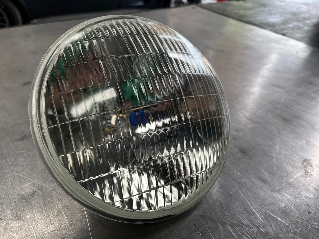 Faro Delantero Redondo de Cristal de 7" (110/130 W)
