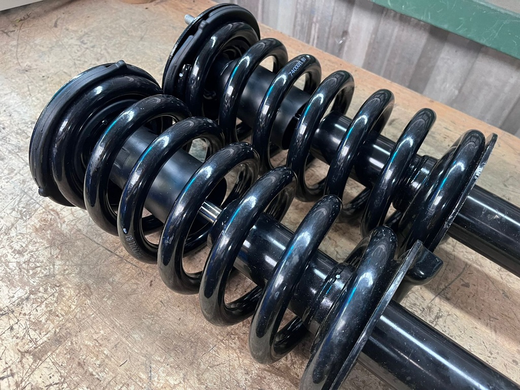 Compensadores Delanteros Nissan Titan 4x4 V8 5.6L 2004-2015
