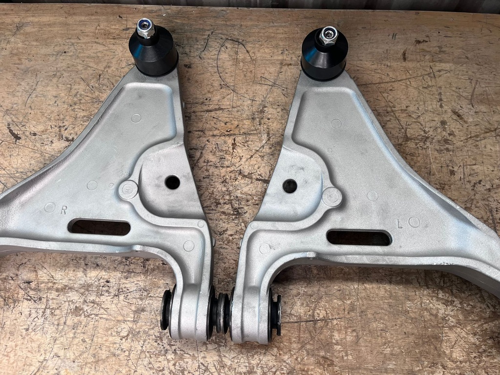 Tijeretas Delanteras Inferiores Cadillac DTS 2011-2006 / Buick Lucerna 2011-2006