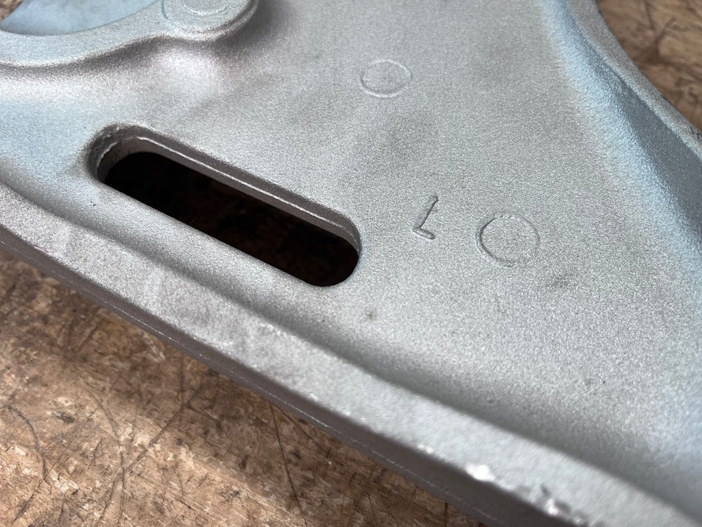 Tijeretas Delanteras Inferiores Cadillac DTS 2011-2006 / Buick Lucerna 2011-2006