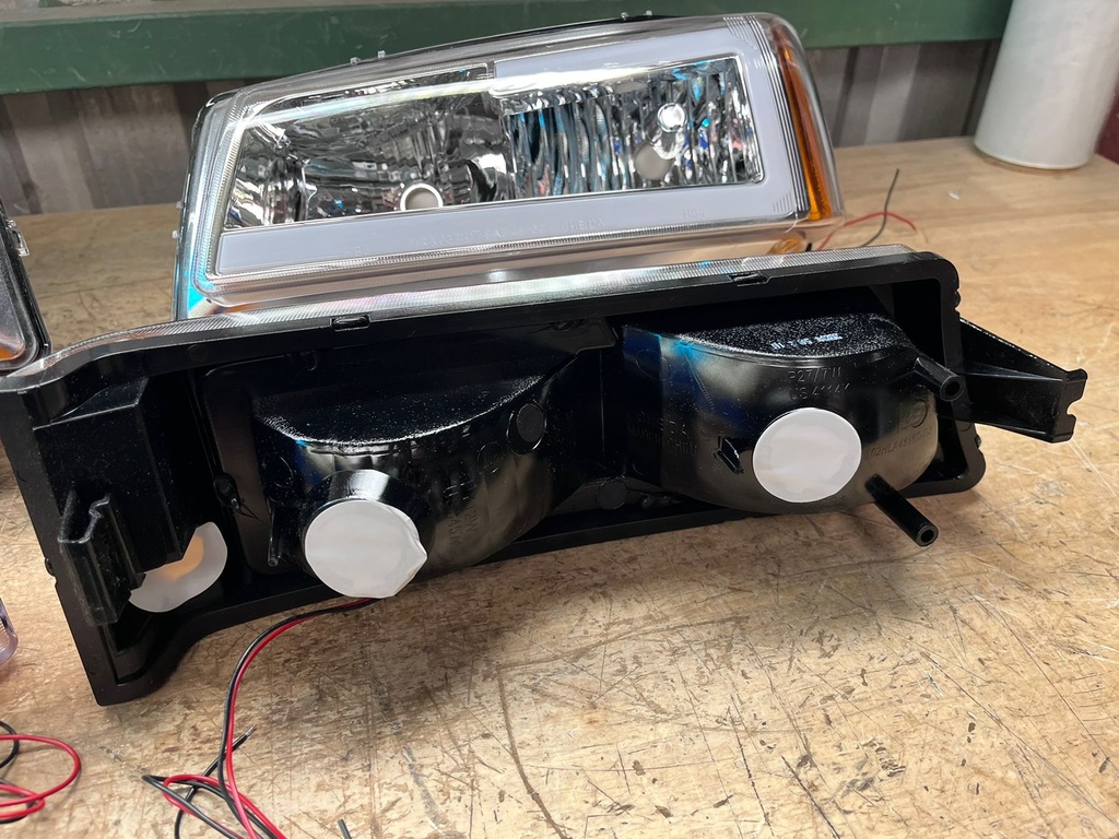 Luces Delanteras Cromadas LED DRL Chevrolet Silverado 2003-2006 / Avalanche 2003-2006.