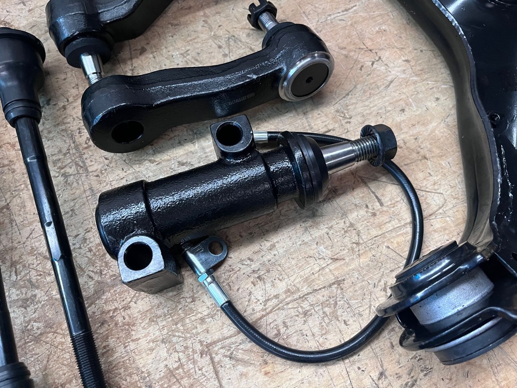 Kit de Suspensión 13 Piezas Chevrolet Silverado 2500HD 2003-2006 / 3500HD 2001-2006 / Avalanche 2500 2002-2006.