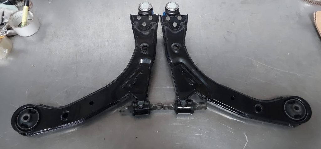 Tijeretas delanteras inferiores para Chevrolet HHR/Cobalt 2005-2010