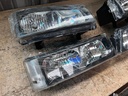 Juego de Luces Delanteras (carcasa negra reflector) Chevrolet Silverado 1500 / 2500 / 3500 2003-2007.