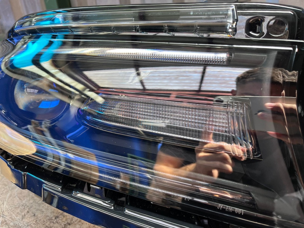 Luces Delanteras LED DRL Secuenciales Dodge Charger 2019-2023.
