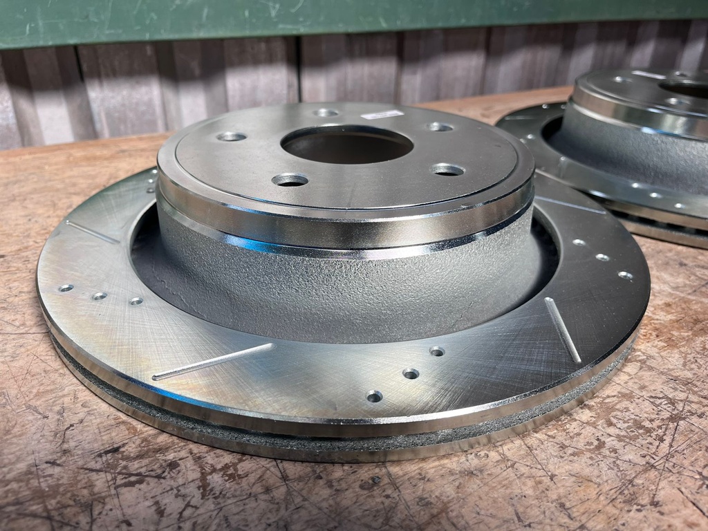 Discos Traseros Perforados/Ventilados Dodge Ram 1500 2011-2023.