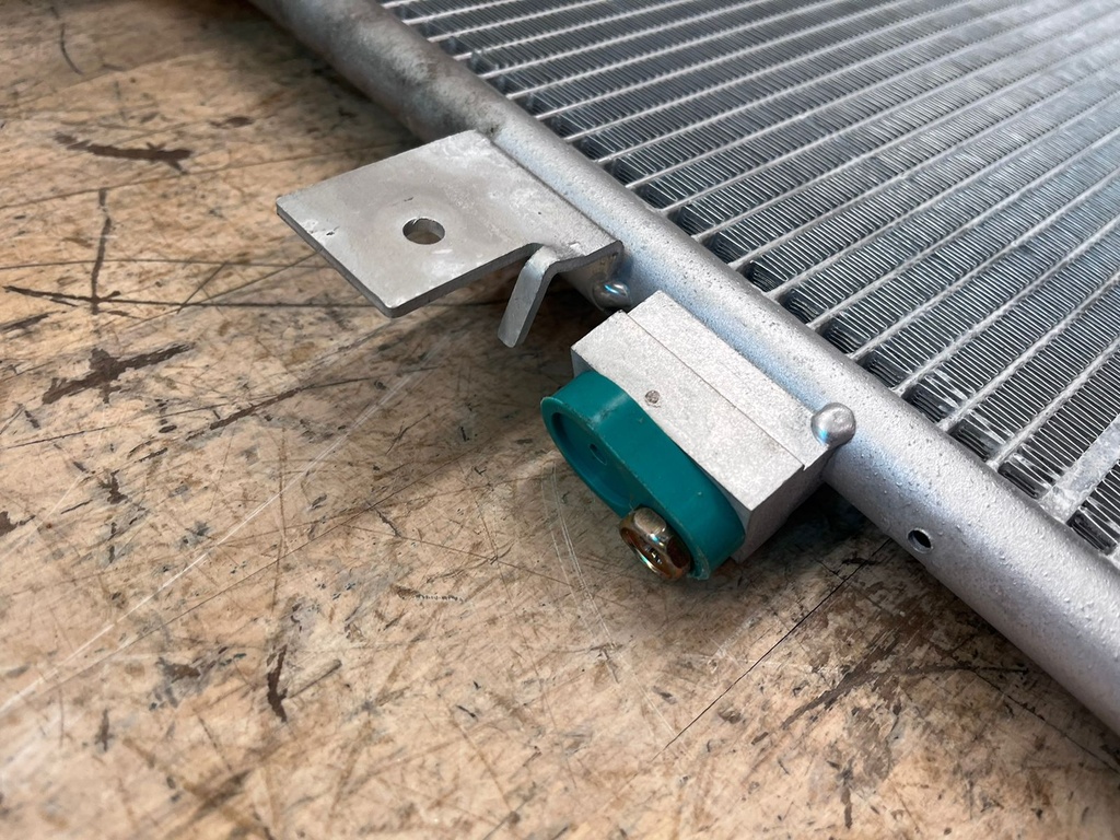 Condensador de Aire A/C Jeep Compass 2007-2010 / Patriot 2007-2009.