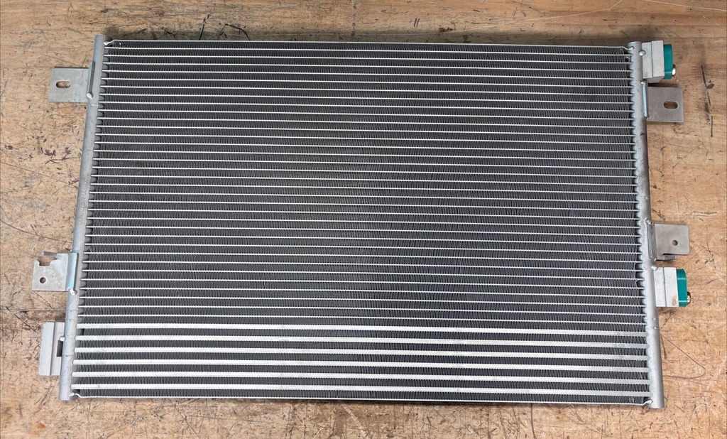 Condensador de Aire A/C Jeep Compass 2007-2010 / Patriot 2007-2009.