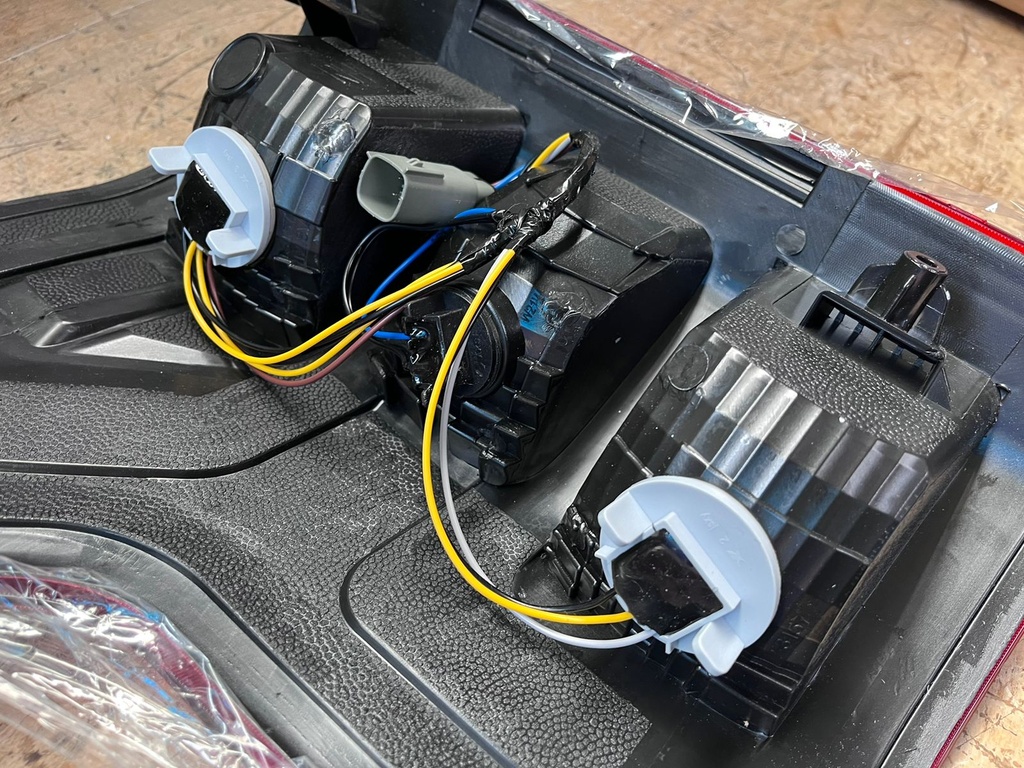 Luz Trasera Derecha Ford F150 2018-2020