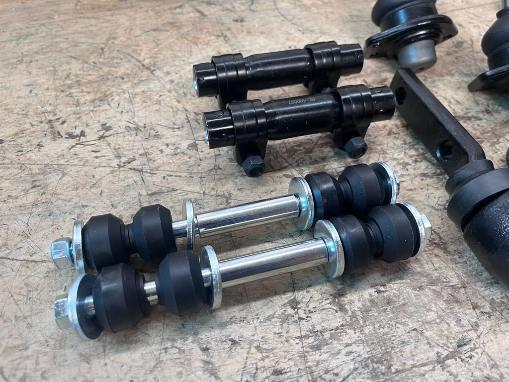 Kit de Rótulas de Suspensión 13 Piezas Chevrolet Caprice 1978-1996 / Impala 1978-1996 / Buick 225 1985-1989 / Buick Estate Wagon 1980-1983.