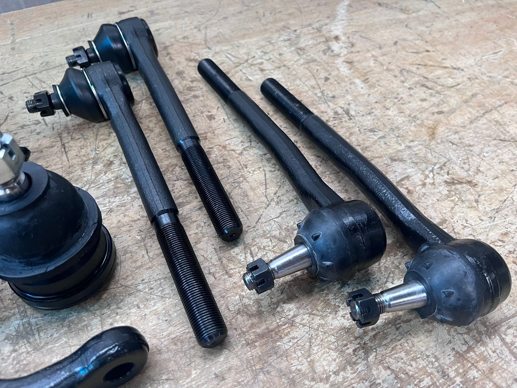 Kit de Rótulas de Suspensión 13 Piezas Chevrolet Caprice 1978-1996 / Impala 1978-1996 / Buick 225 1985-1989 / Buick Estate Wagon 1980-1983.