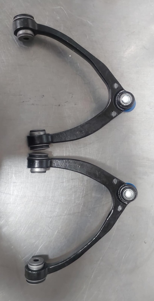 Tijeretas superiores delanteras para Chevrolet Silverado/Suburban/Tahoe/Avalanche 2007-2015