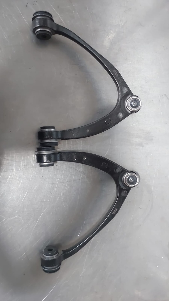 Tijeretas superiores delanteras para Chevrolet Silverado/Tahoe/Avalanche/Suburban 2007-2013