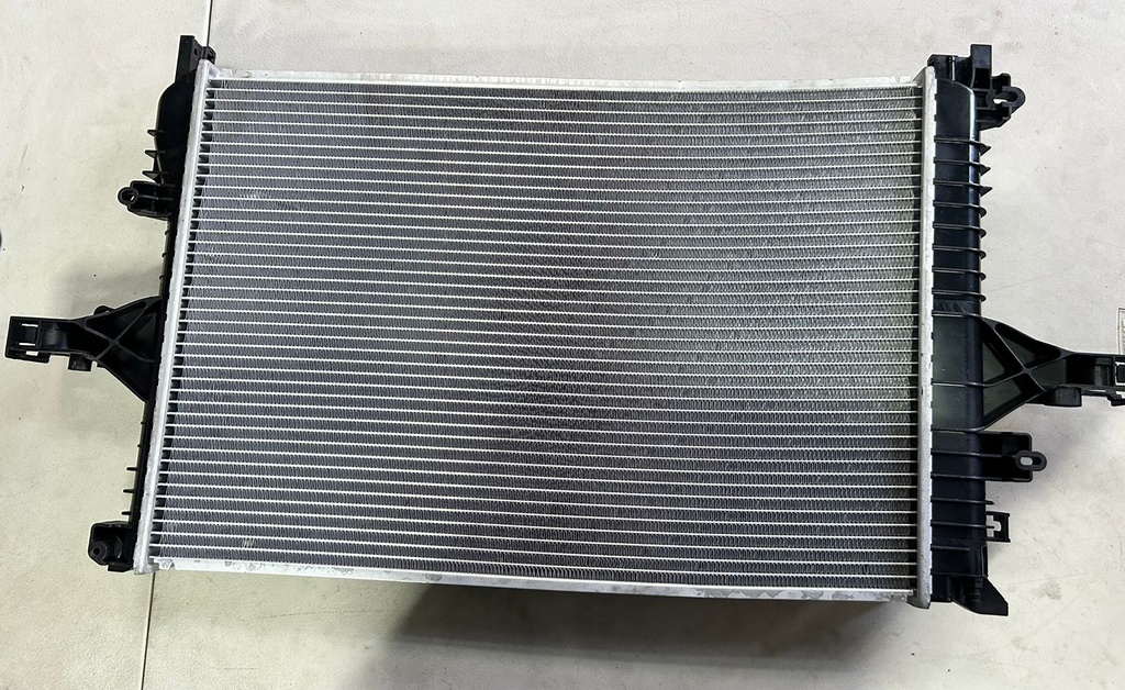 Radiador plástico para Volvo S60 2001 al 2009 2.3L 2.4 2.5L S80 1999 al 2006 2.5L 2.8L 2.9L V70 2002 al 2009 XC70 2003 al 2007