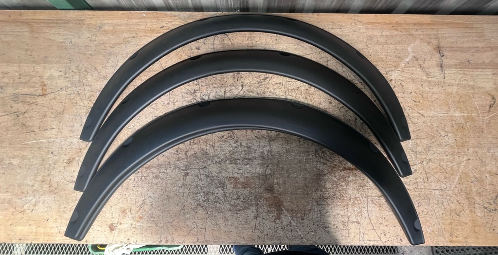 Fender Flares Universales Redondos de 80cm y 3.1 " de ancho para Aros R15 / R17.