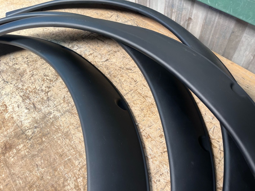 Fender Flares Universales Redondos de 80cm y 3.1 " de ancho para Aros R15 / R17.