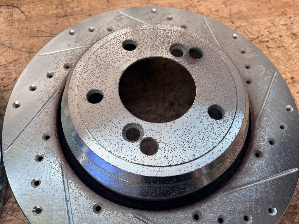 Discos Traseros Perfoados / Ventilados BMW M3 2001-2006 / M5 2000-2003.
