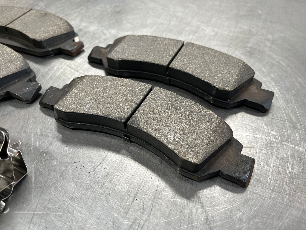 Pastillas de Freno Traseras Cerámicas para Chevrolet Silverado 1500 / GMC Sierra 1500 2008-2013.