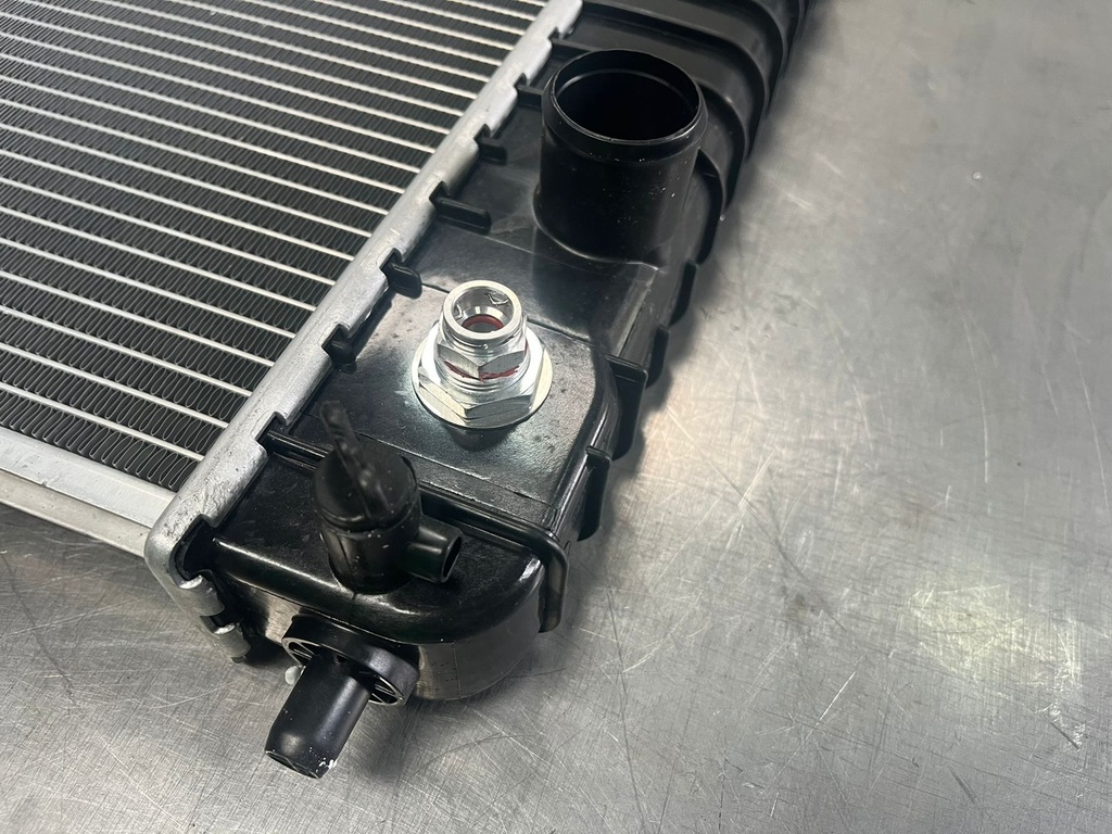 Radiador de 1 Fila para Chevrolet S10 / Mini Blazer / GMC Jimmy 4.3L V6 1996-2004.