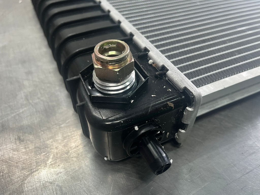 Radiador de 1 Fila para Chevrolet S10 / Mini Blazer / GMC Jimmy 4.3L V6 1996-2004.