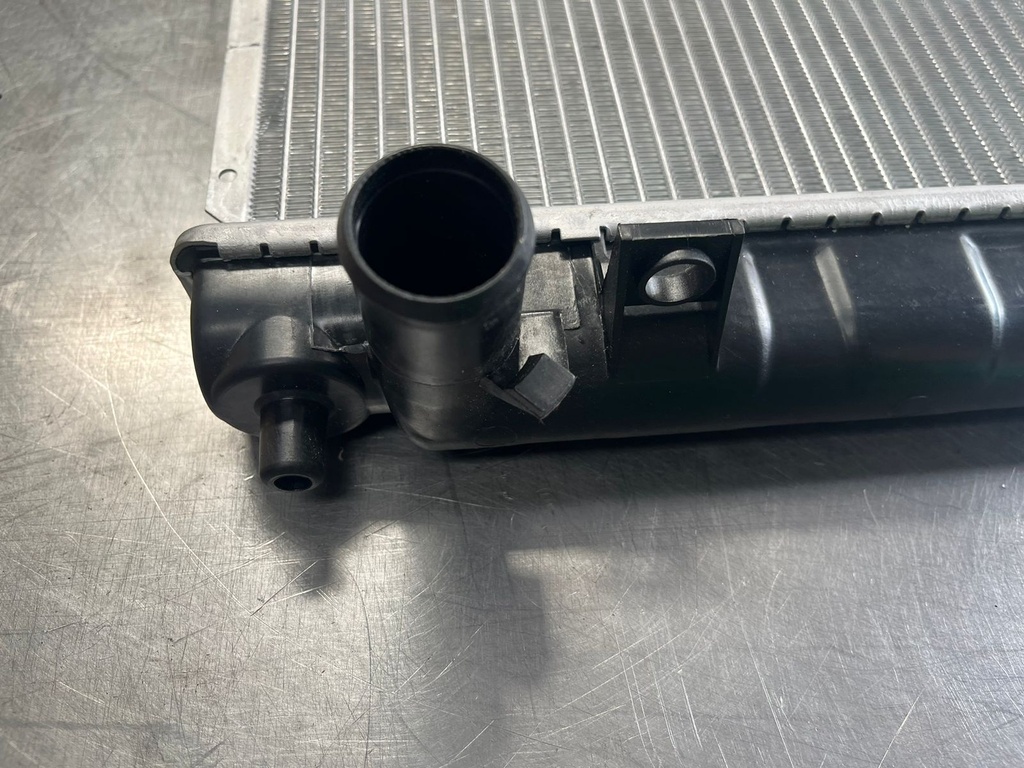 Radiador de 1 Fila para Mazda Miata 1.8L Manual 1999-2005.