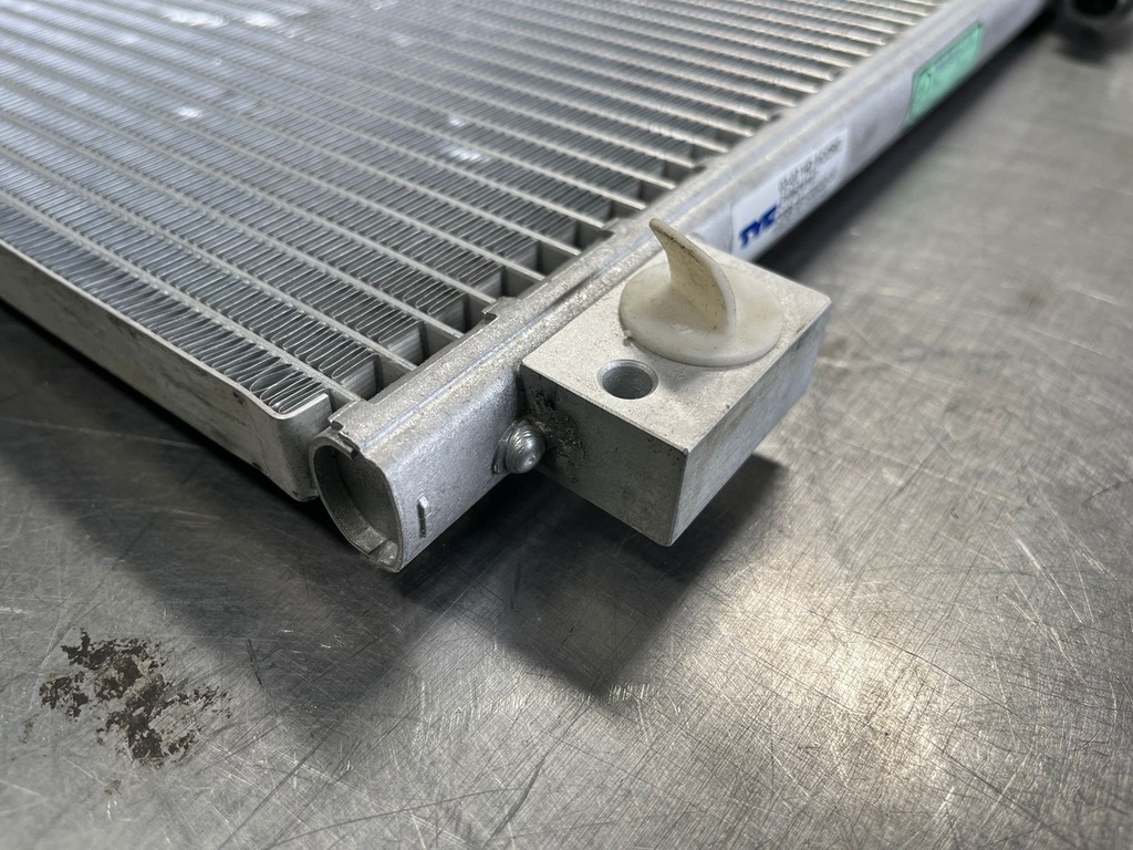 Condensador de Aire A/C para Honda Accord 2.4L 2003-2007.