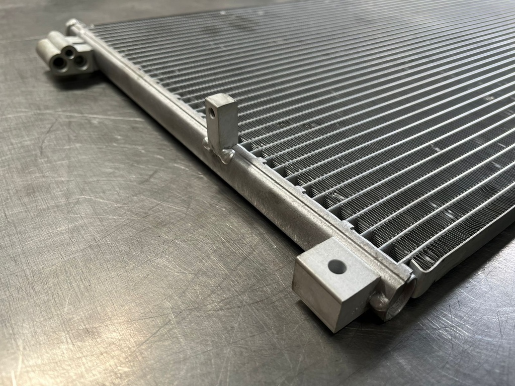 Condensador de Aire A/C para Honda Accord 2.4L 2003-2007.