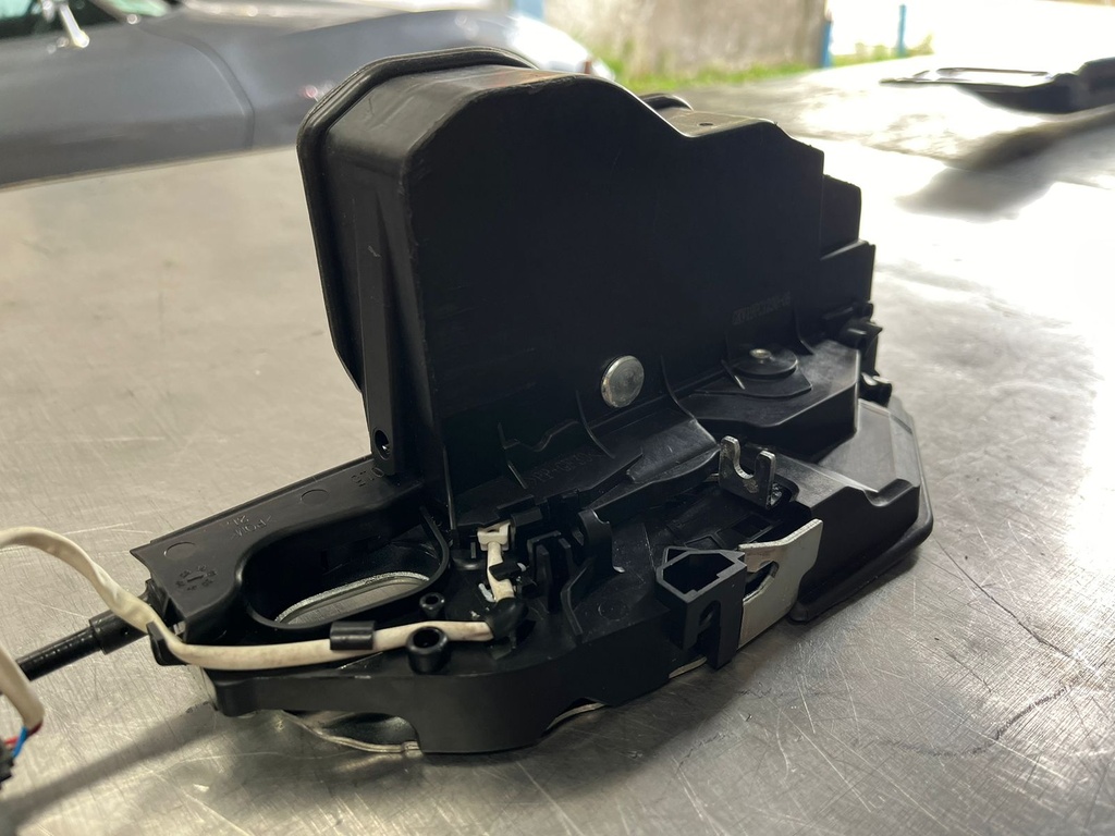 Cerradura de Puerta Delantera Izquierda para BMW 750i / 750Li 2009-2015 / 535i / 550i / 528i 2011-2016.