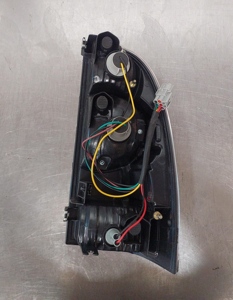 Luz trasera izquirda para Toyota Tacoma 2005-2015