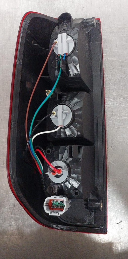 Luz trasera derecha para Nissan Frontier 2015-2019