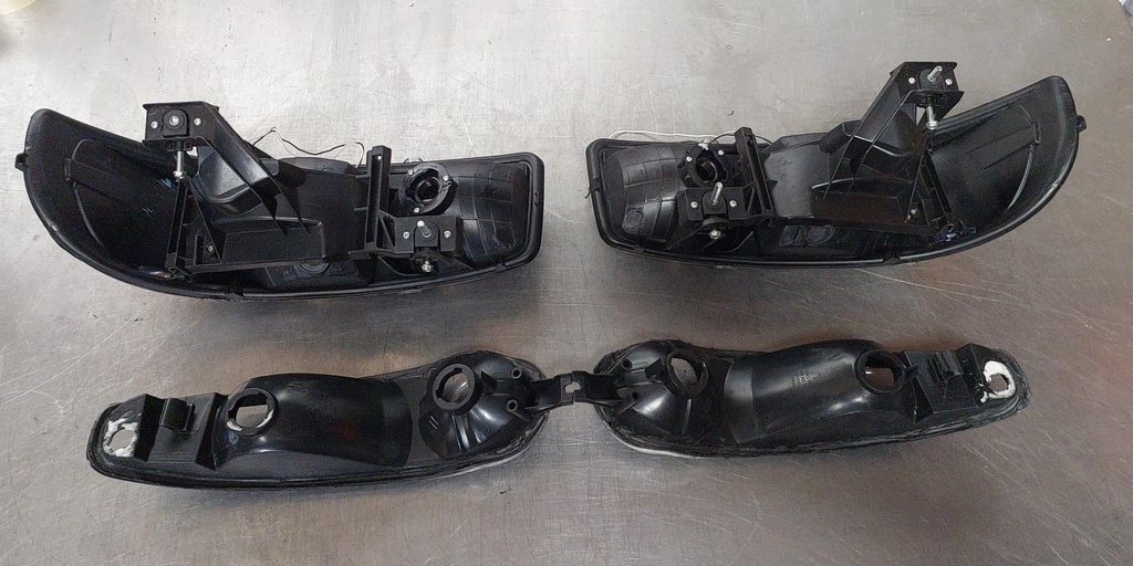 Luces delanteras LED para GMC Sierra/Yukon 2002-2006