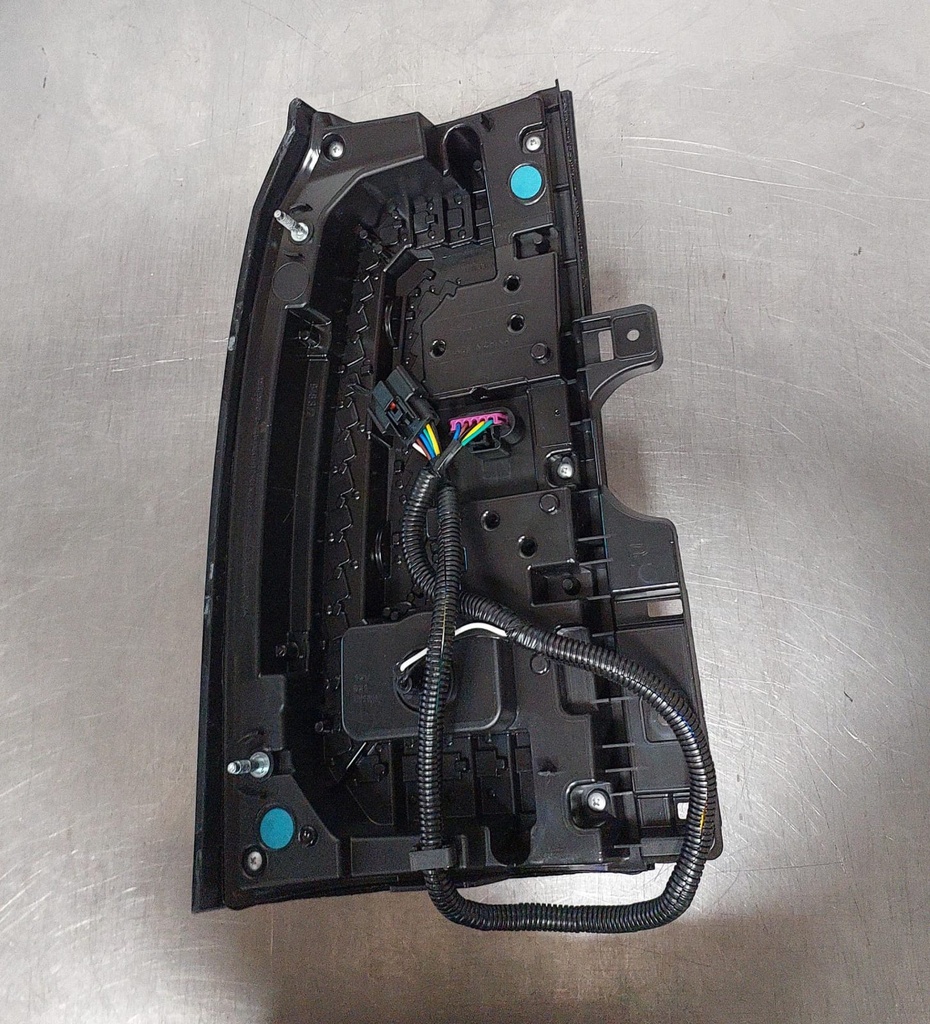 Luz trasera derecha para GMC Yukon 2015-2020